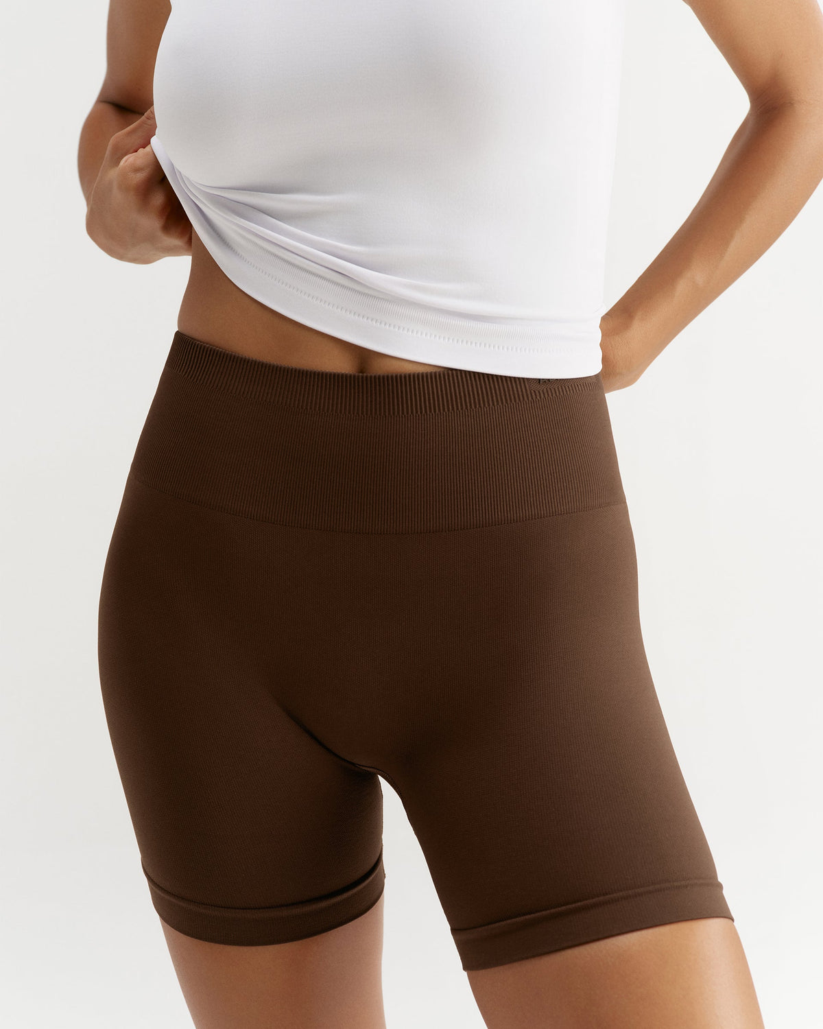 Classic Seamless Crop Shorts - Chocolate Brown