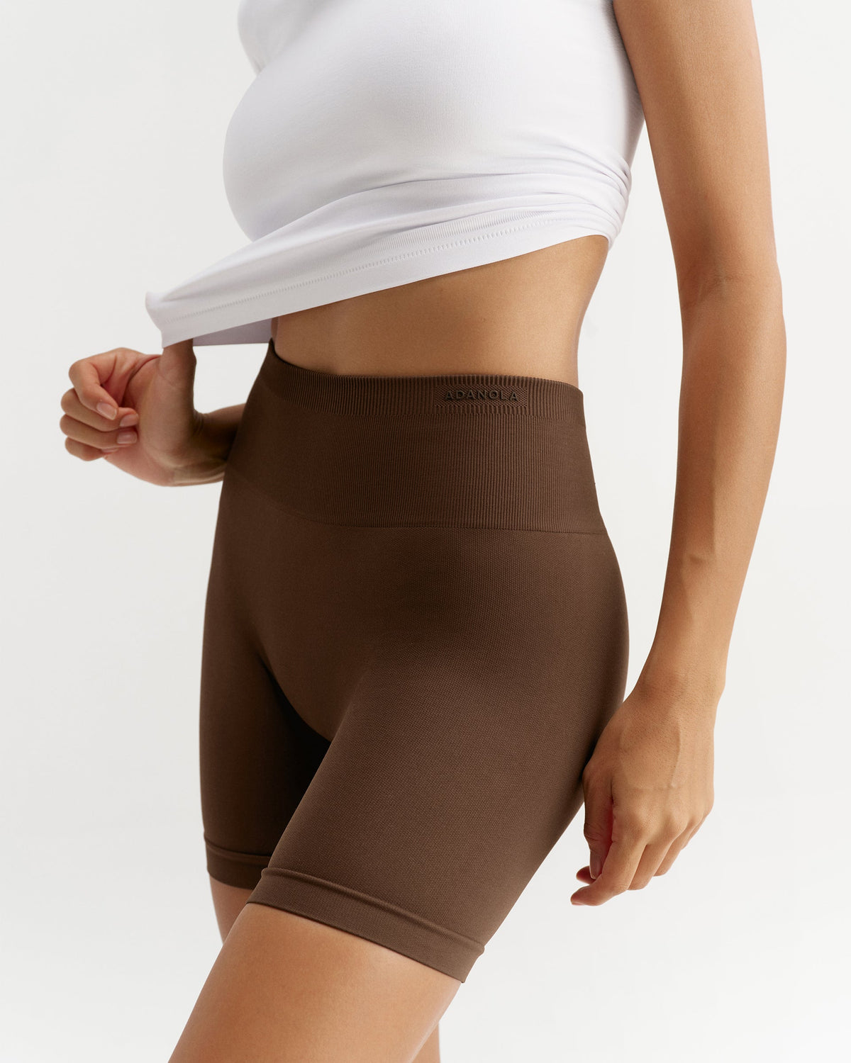 Classic Seamless Crop Shorts - Chocolate Brown