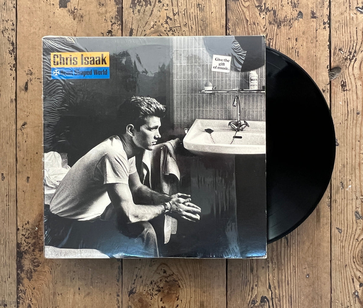 Chris Isaak - Heart Shaped World
