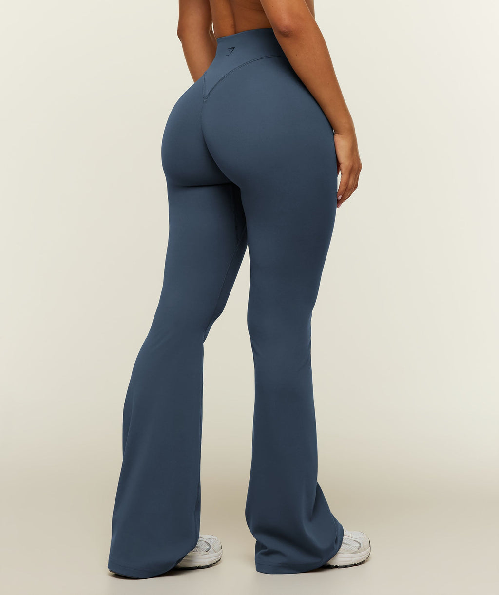 Gymshark SoftSense™ High-Rise Flared Leggings Short - Shadow Blue
