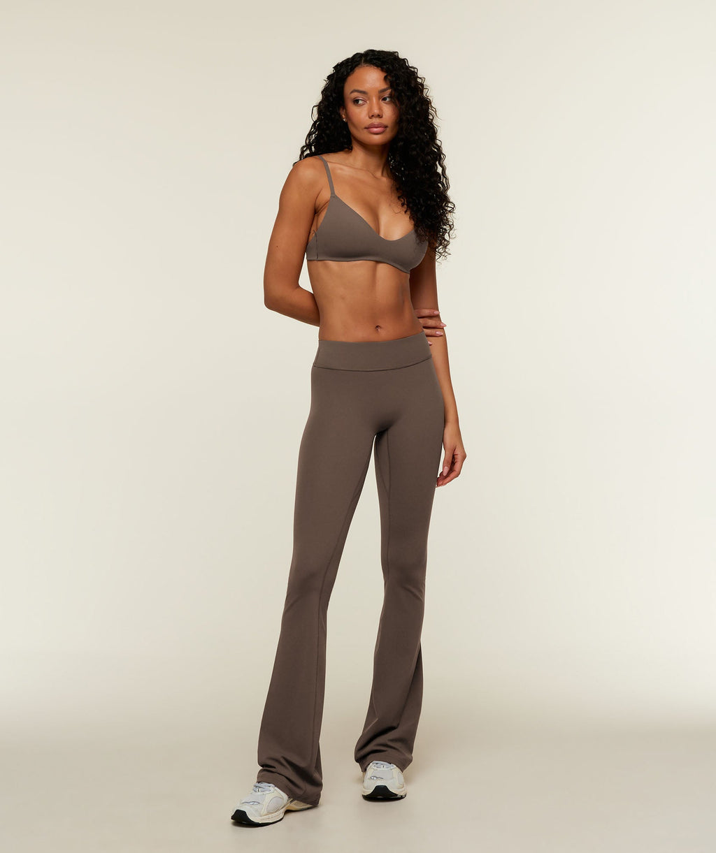 Gymshark SoftSense™ Mid-Rise Flared Leggings Tall - Soft Brown