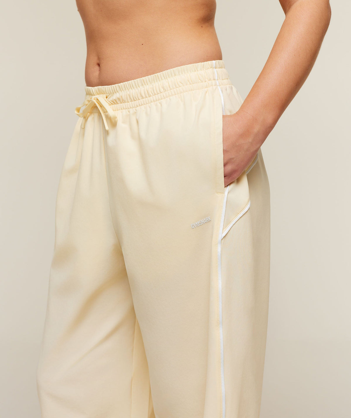 Gymshark Track Pants Short - Butter Yellow